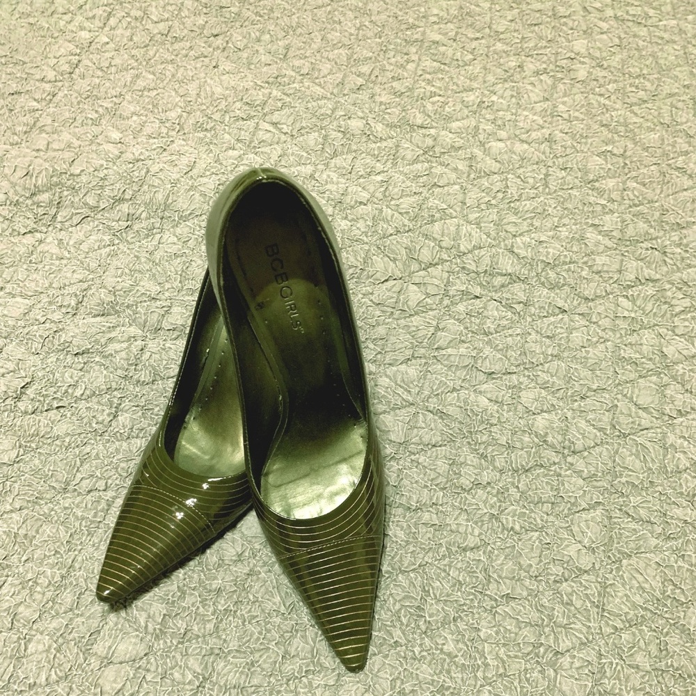 BCBGGirls Green and Gold Pumps